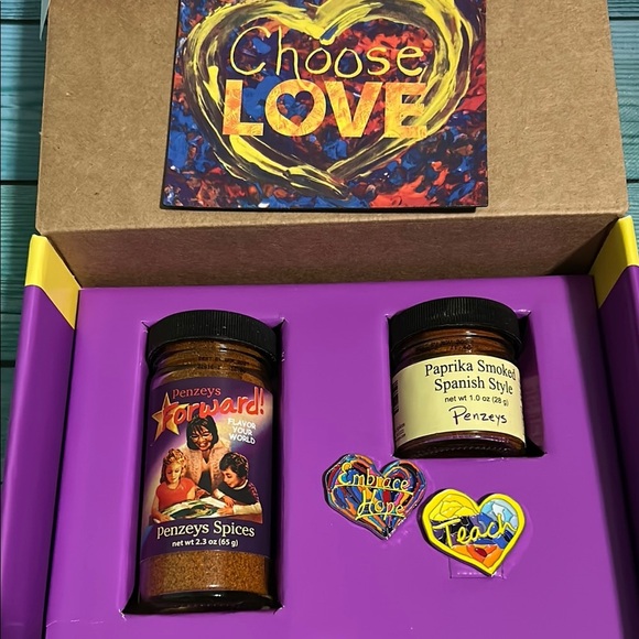 Penzey’s 'Teach' Spice Box - Picture 3 of 4